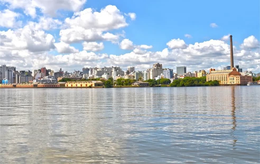 Descubra a Liberdade das Águas: Passeios de Veleiro com a NautiX Hub