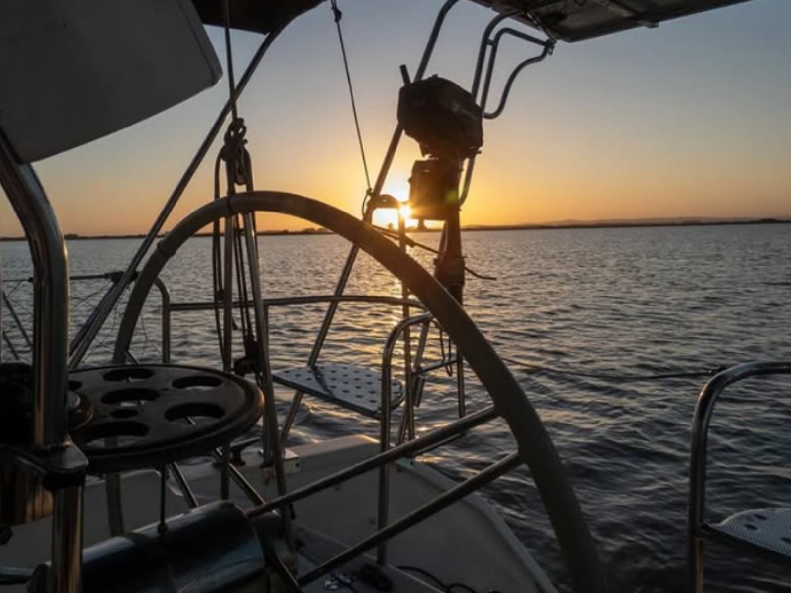 O Pôr do Sol e a Tranquilidade da Zona Sul a Bordo